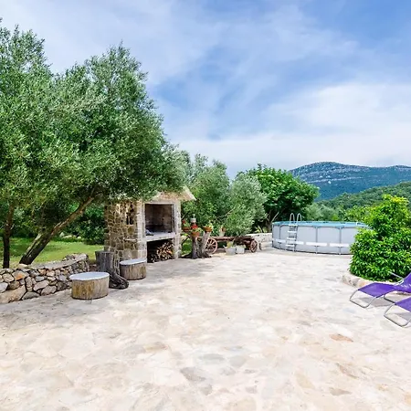 Wine & Vino Holiday بيت للعطل