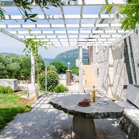 Wine & Vino Holiday بيت للعطل