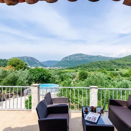 بيت للعطل Wine & Vino Holiday ستون