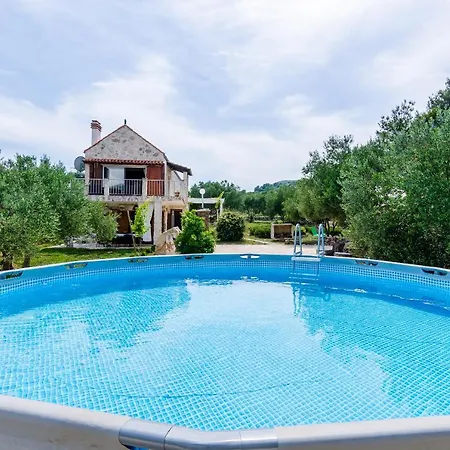 بيت للعطل Wine & Vino Holiday