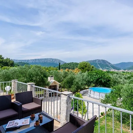 Wine & Vino Holiday Ston