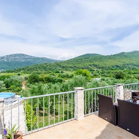 Wine & Vino Holiday